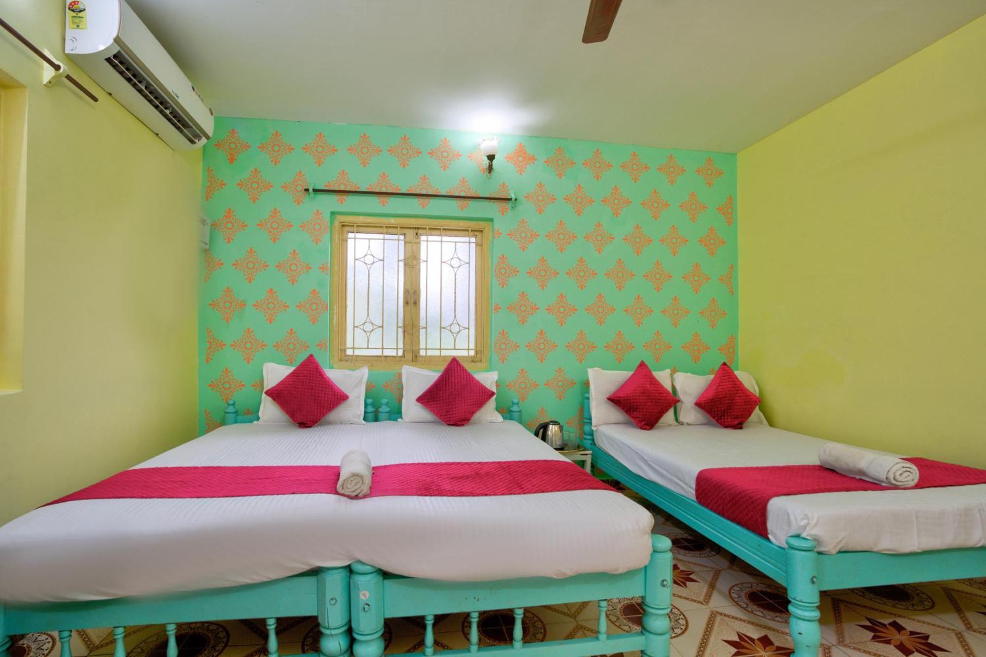 Oceanic Pearl Beach Guest House Калангут Екстер'єр фото