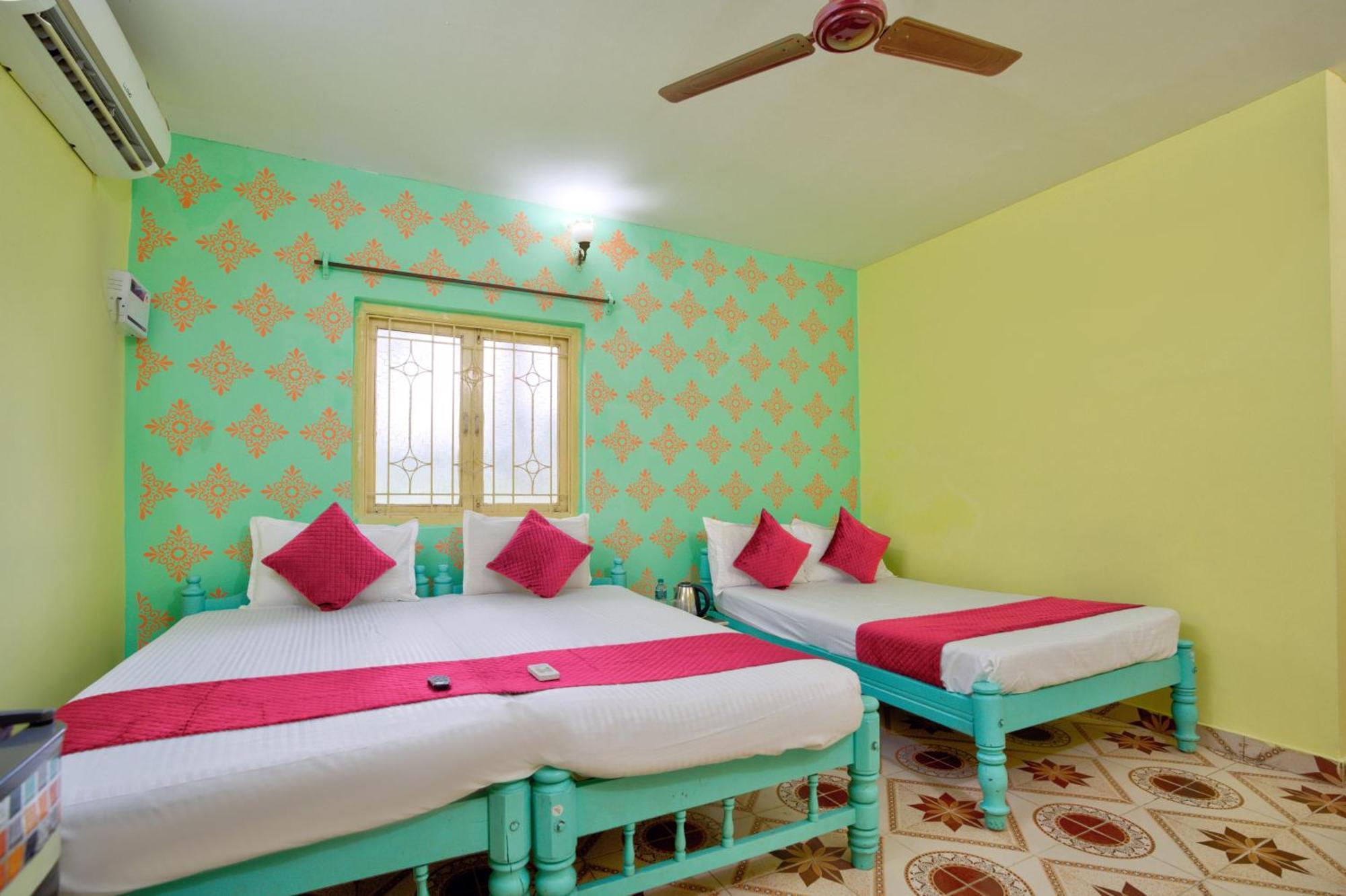Oceanic Pearl Beach Guest House Калангут Екстер'єр фото