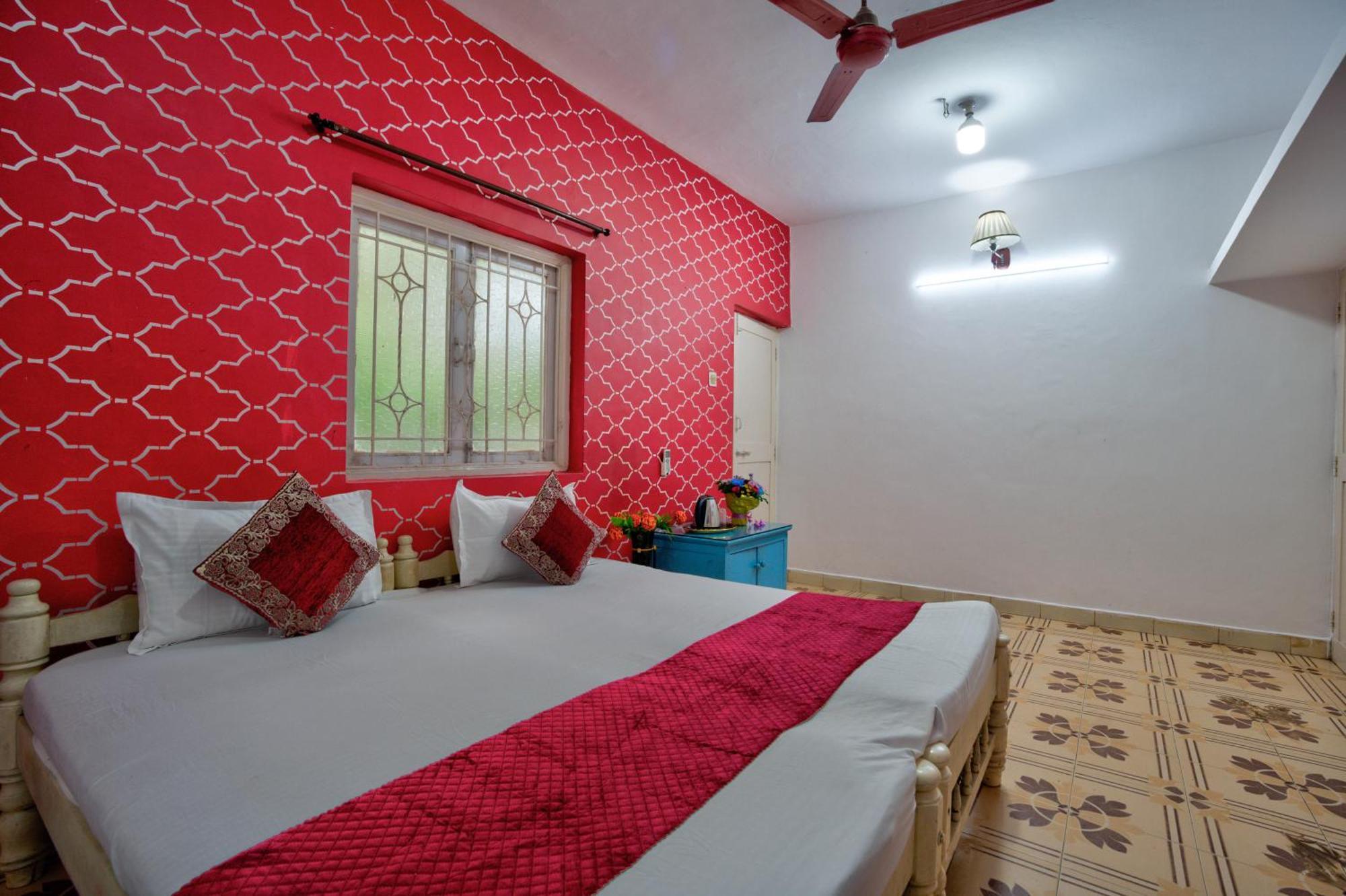 Oceanic Pearl Beach Guest House Калангут Екстер'єр фото
